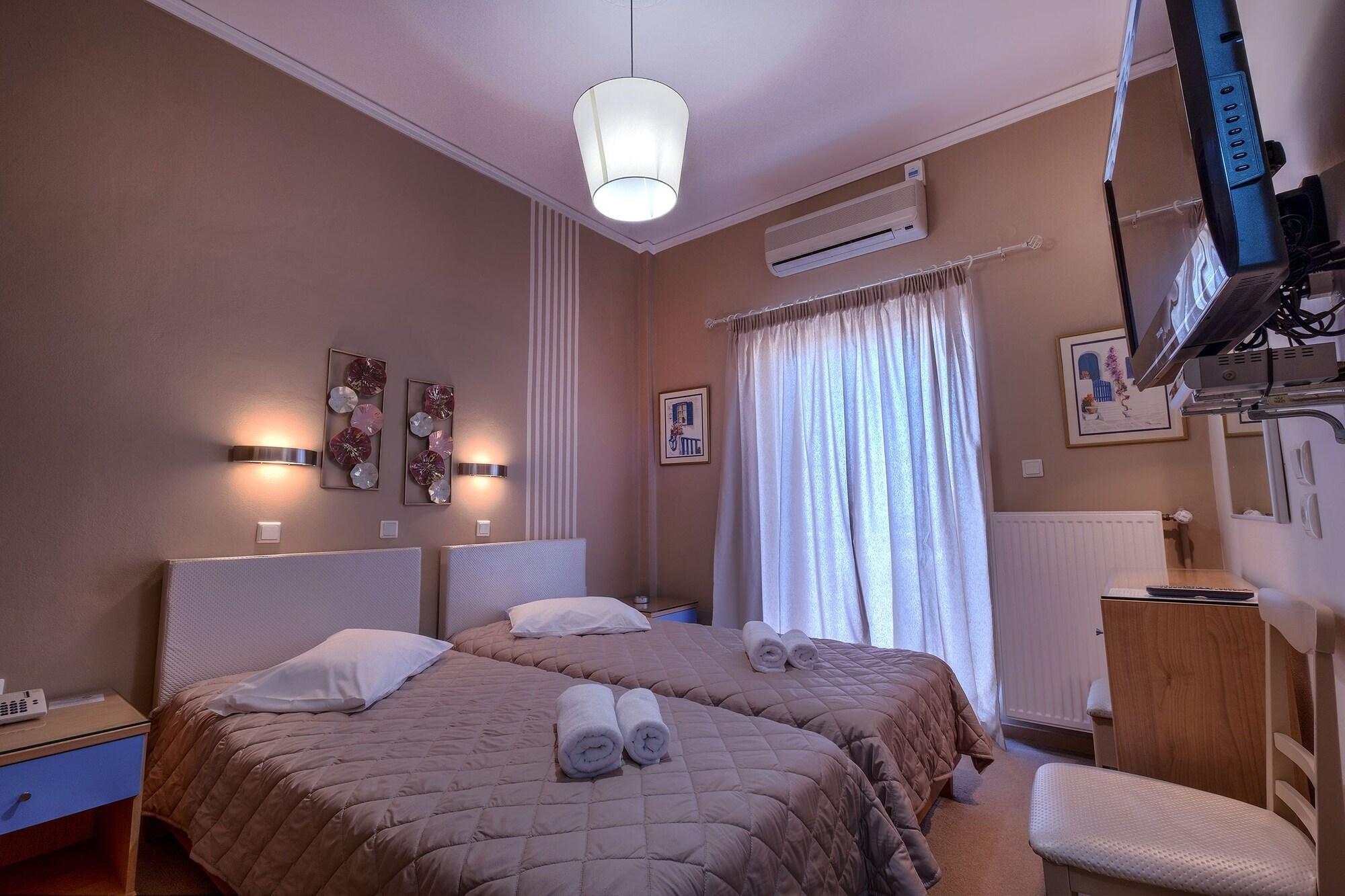 Hotel Taxiarhis Loutrá Killínis Exteriör bild